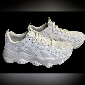 Skechers Women’s Rover X in Off White Size 6